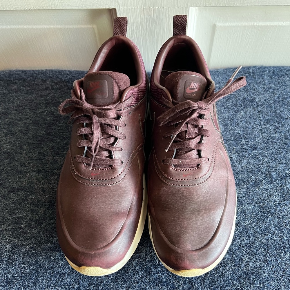 Women’s Brown Leather Nike Sneakers Size 9.5